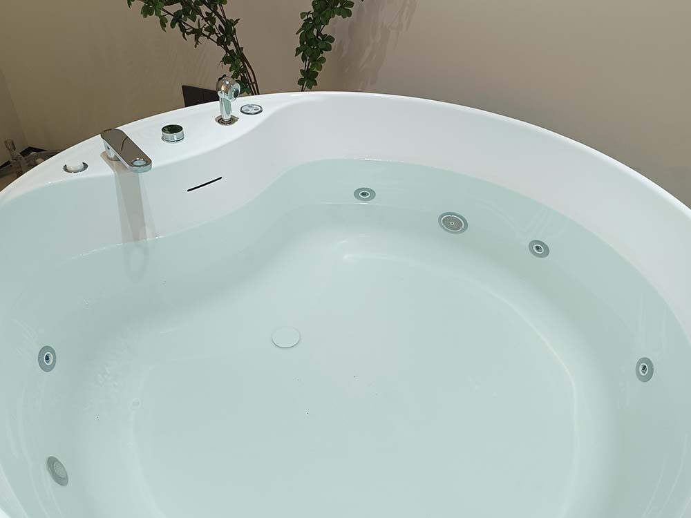 round-tub-massage