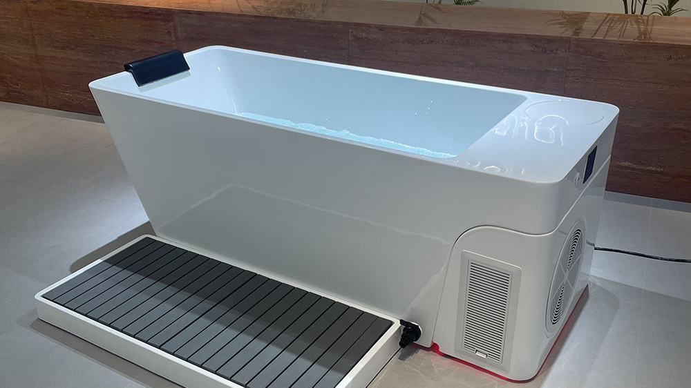 Acrylic All-in-One Cold Plunge - Material, Installation, and Buyer Checks